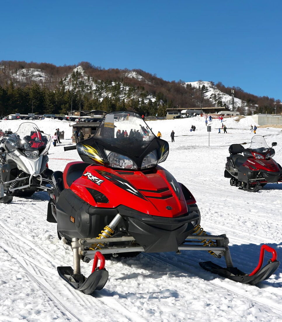Escursioni in motoslitta e quad