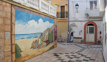 Passeggiata tra murales arbëreshë
