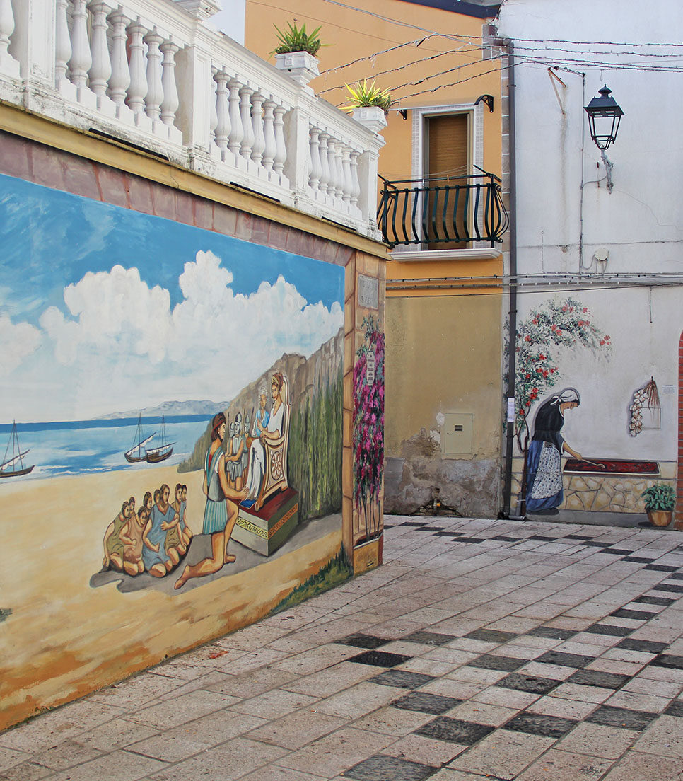 Passeggiata tra murales arbëreshë