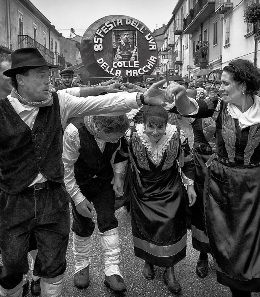 An Exhilarating Dive into Riccia’s Grape Festival